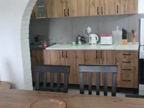 Izdavanje, dvosoban stan, 100m², Kalimanj, Tivat - image 4