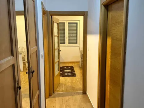 Rent, one bedroom apartment, 50m², Blok 6, Podgorica - image 4
