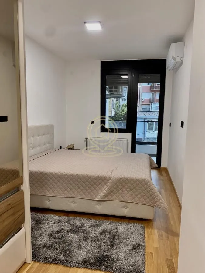 Izdavanje, dvosoban stan, 80m², Medijana, Niš