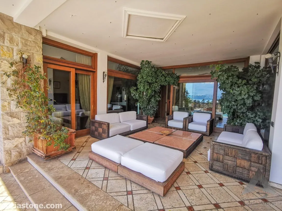 Sale, house, 820m², Centar, Budva