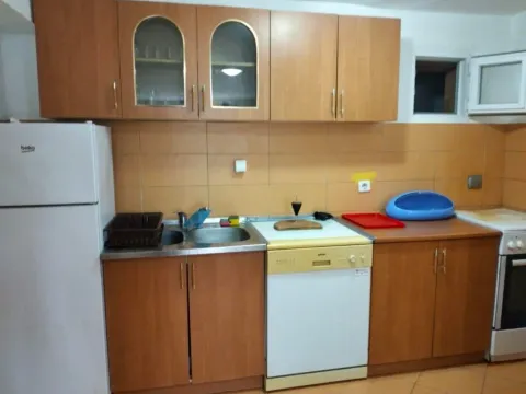 Izdavanje, jednosoban stan, 56m², Centar, Bar - image 8