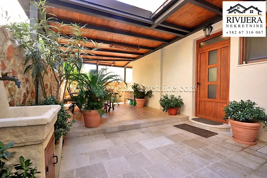 Prodaja, dvosoban stan, 138m², Savina, Herceg Novi
