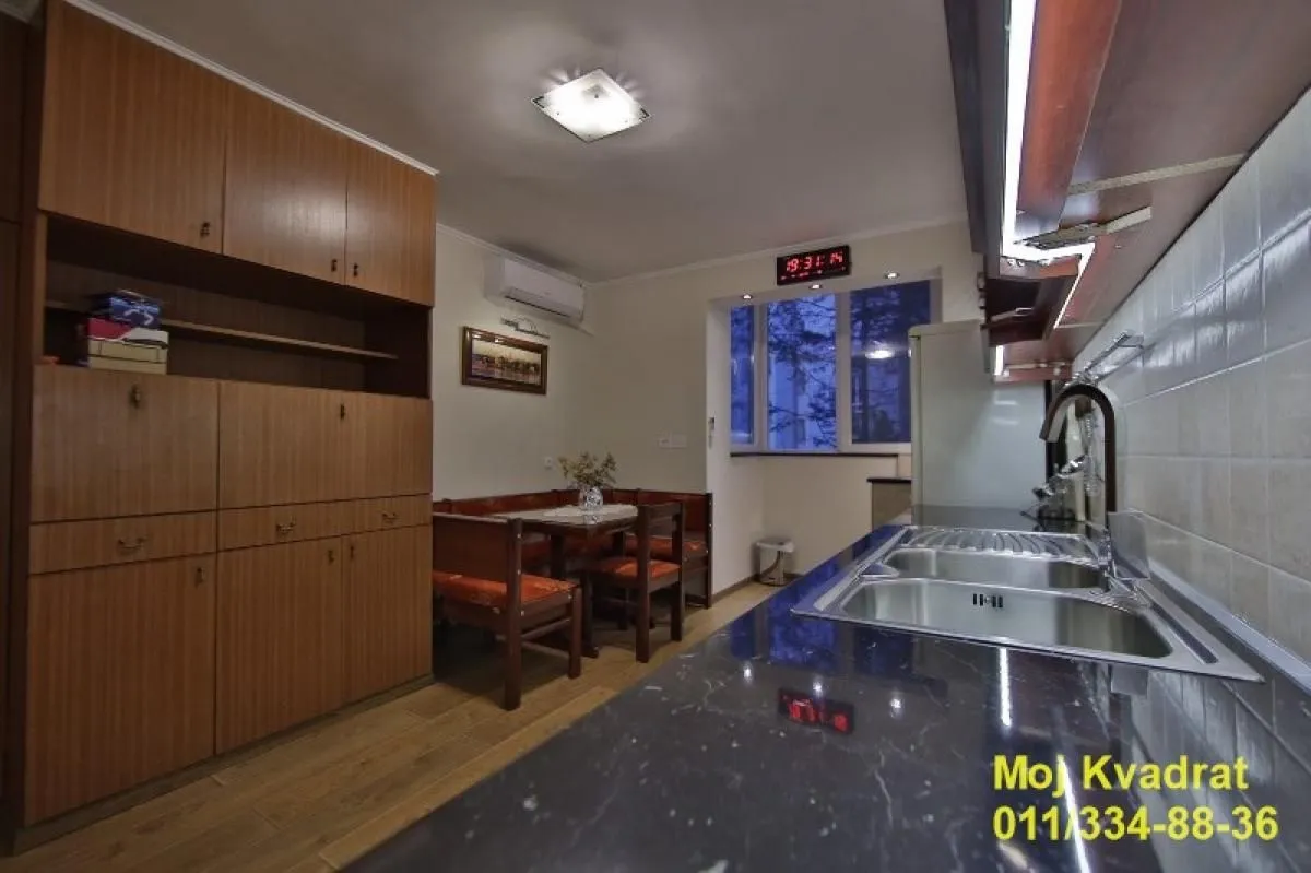 Izdavanje, dvosoban stan, 65m², Stari Grad, Beograd