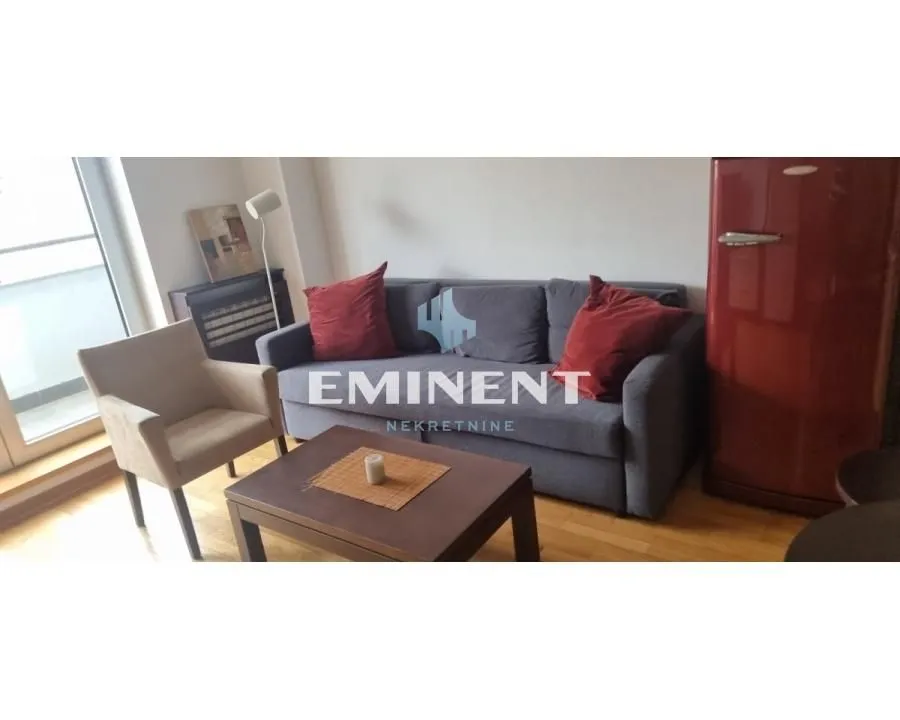 Izdavanje, dvosoban stan, 42m², Stari Grad, Beograd