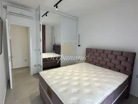 Izdavanje, četvorosoban stan, 164m², Mišeluk, Petrovaradin - image 18