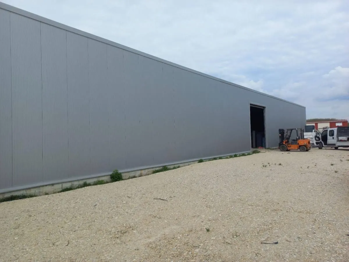 Izdavanje, poslovni prostor, 620m², Krnjaca, Palilula Sve Podlokacije