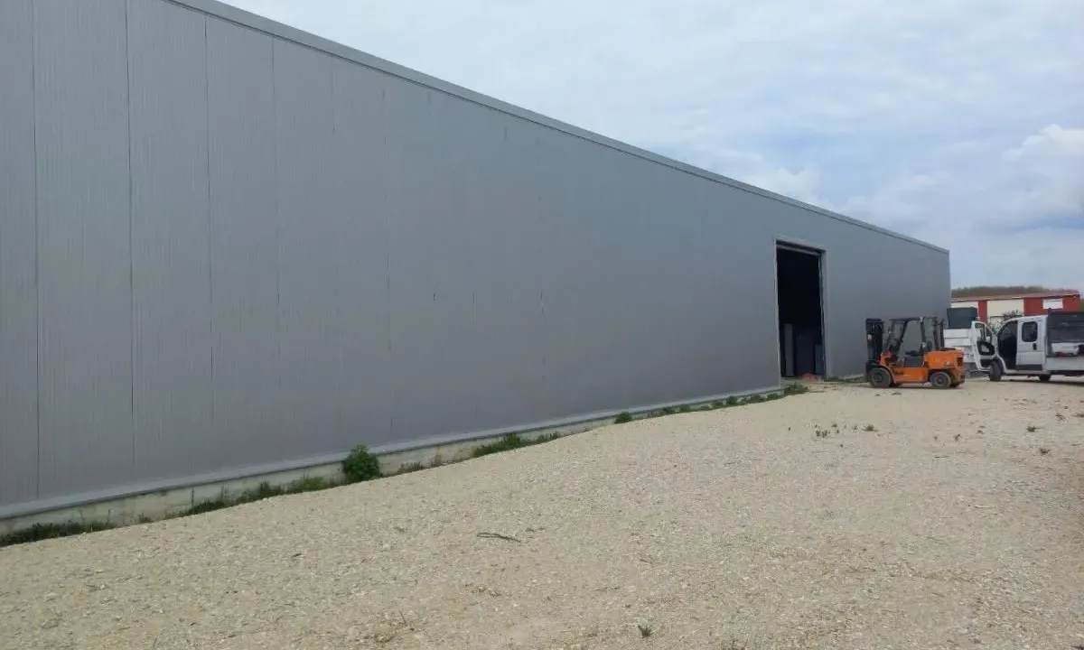 Izdavanje, poslovni prostor, 620m², Krnjaca, Palilula Sve Podlokacije