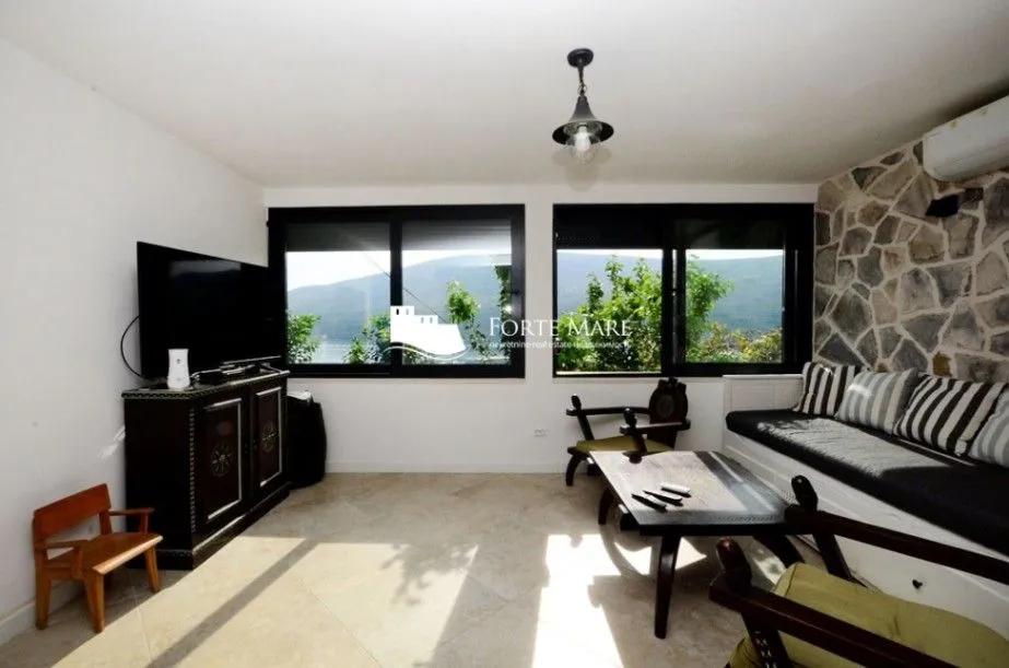 Prodaja, kuća, 76m², Đenovići, Herceg Novi