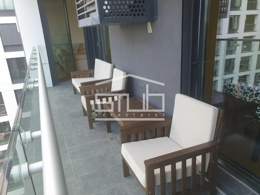 Izdavanje, trosoban stan, 108m², Novi Beograd Blok 65, Novi Beograd Sve Podlokacije