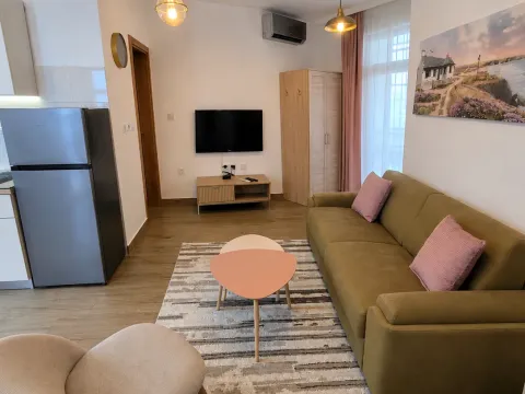 Rent, studio apartment, 25m², Momišići, Podgorica - image 4