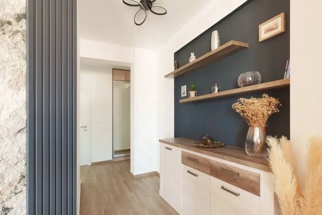 Prodaja, dvosoban stan, 69m², Šušanj, Bar