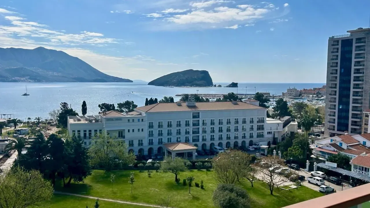 Rent, two bedroom apartment, 140m², Centar, Budva