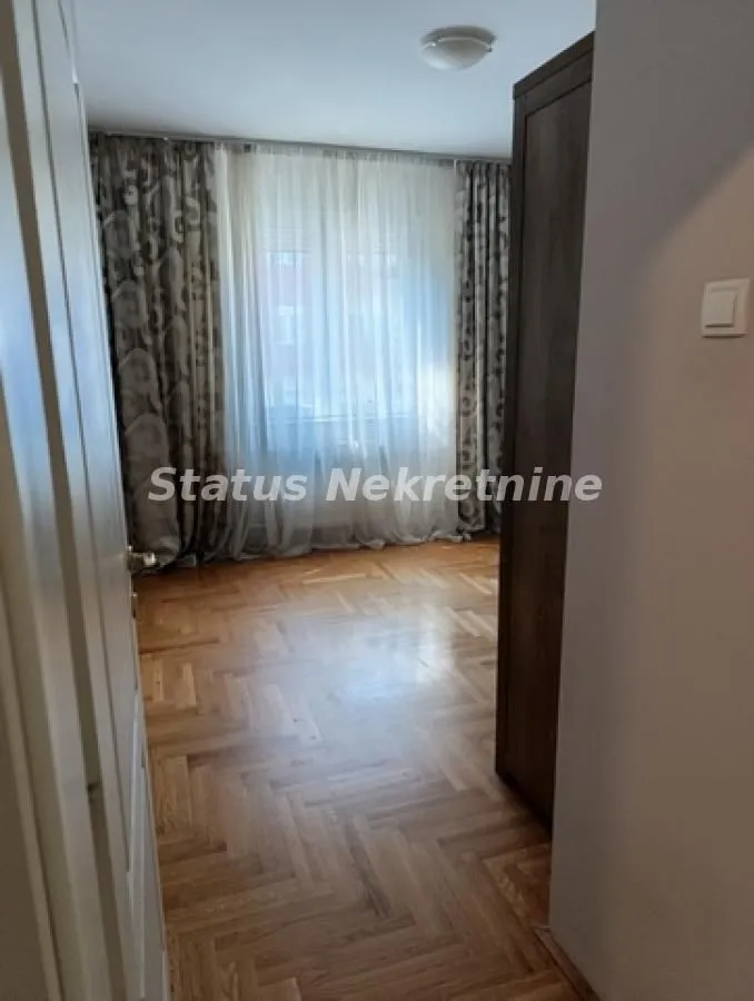 Izdavanje, trosoban stan, 65m², Grbavica, Novi Sad Sve Podlokacije
