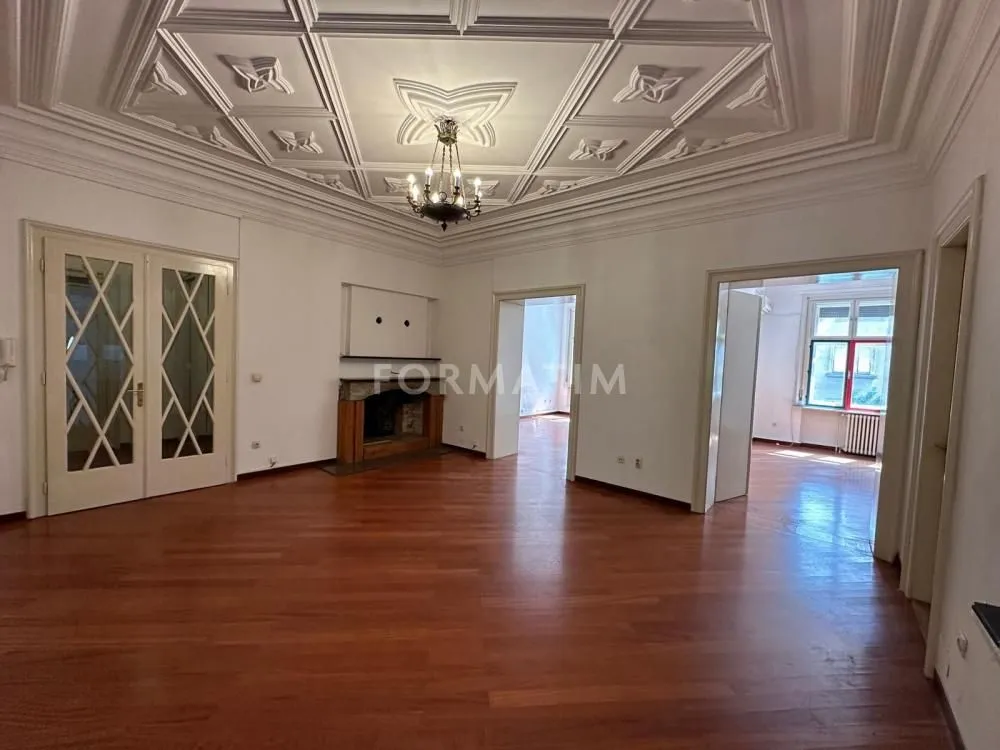 Izdavanje, stan, 305m², Kalenić Pijaca, Vračar Sve Podlokacije