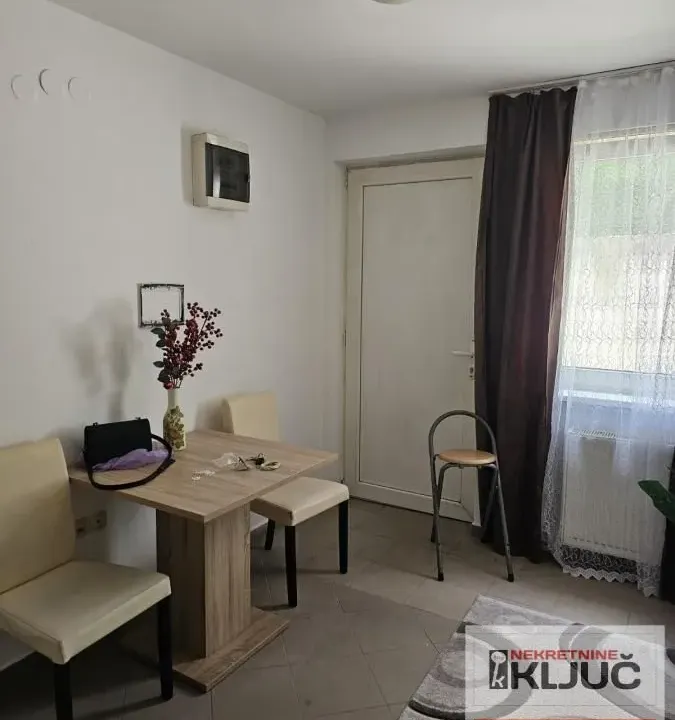 Sale, studio apartment, 13m², Avijatičarsko naselje, Novi Sad Sve Podlokacije