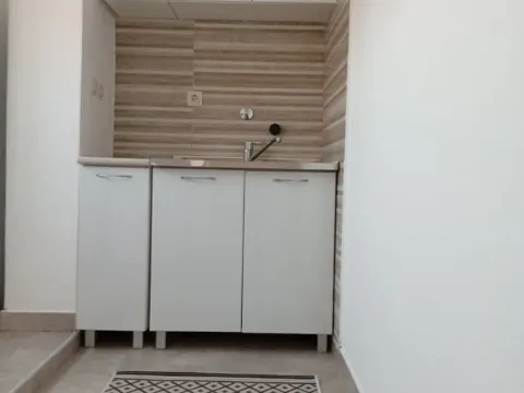 Prodaja, garsonjera, 27m², Centar, Podgorica - image 5