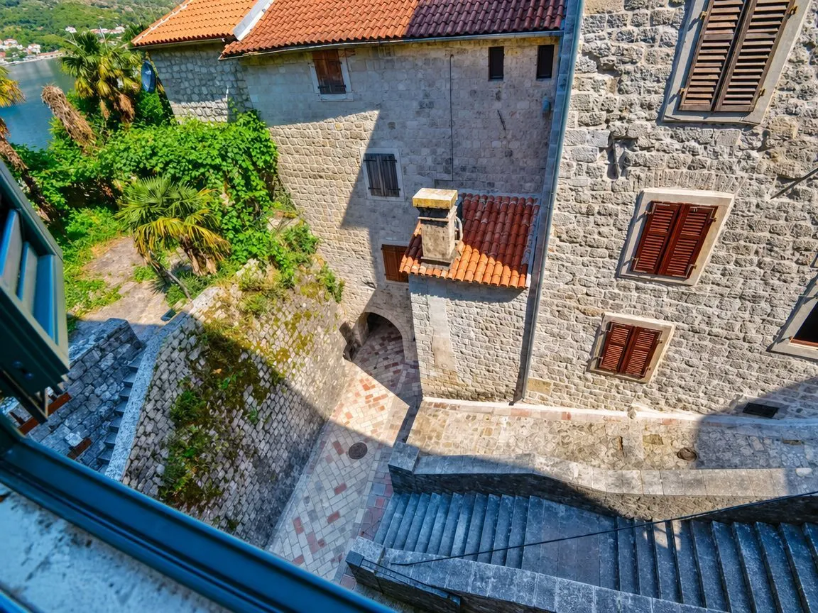Prodaja, jednosoban stan, 42m², Stari Grad Kotor, Kotor