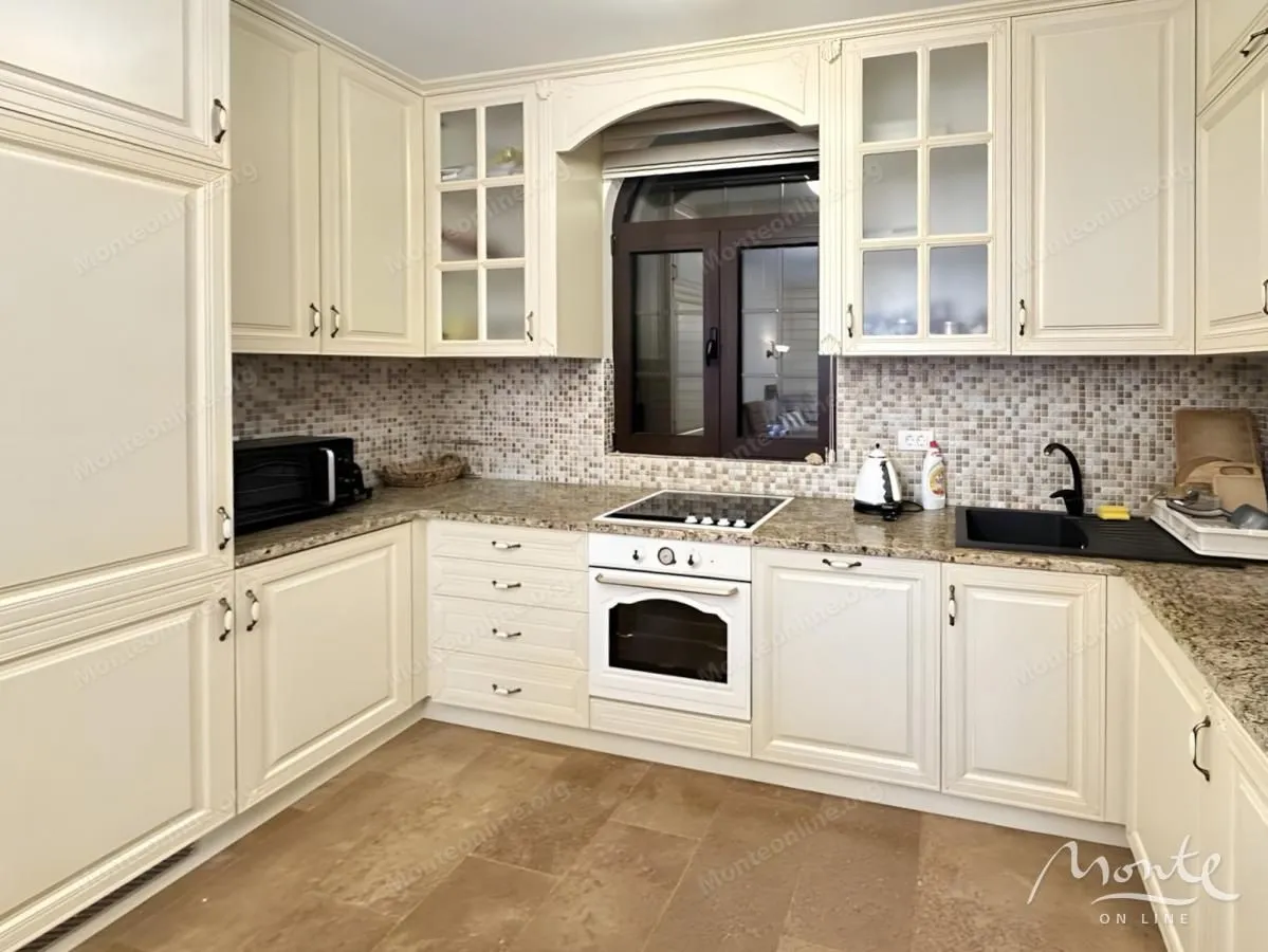 Sale, house, 183m², Sutomore, Bar