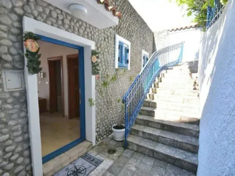 Izdavanje, jednosoban stan, 92m², Centar, Herceg Novi - image 11