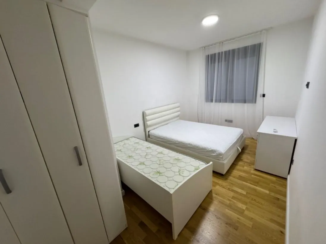 Izdavanje, trosoban stan, 130m², Dalmatinska ulica, Podgorica