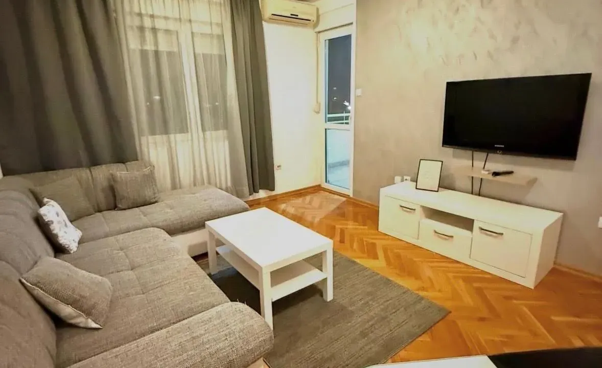 Rent, one bedroom apartment, 50m², Stari Aerodrom, Podgorica