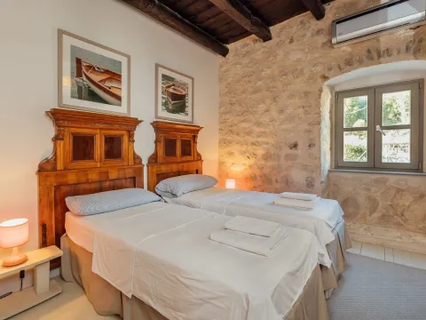 Rent, house, 90m², Muo, Kotor - image 15