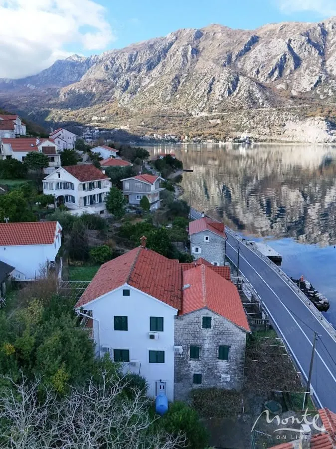 Prodaja, kuća, 333m², Kostanjica, Kotor