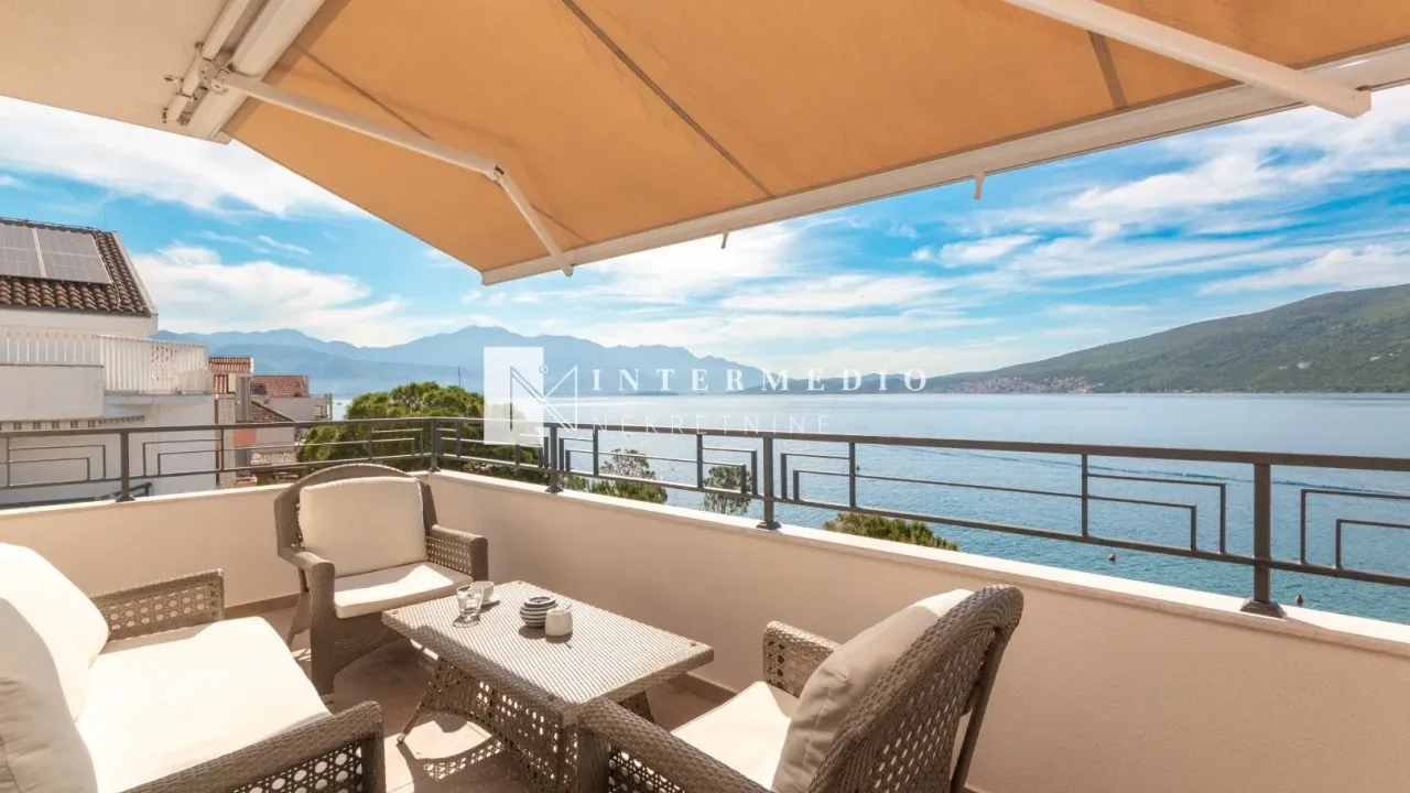 Sale, two bedroom apartment, 91m², Đenovići, Herceg Novi