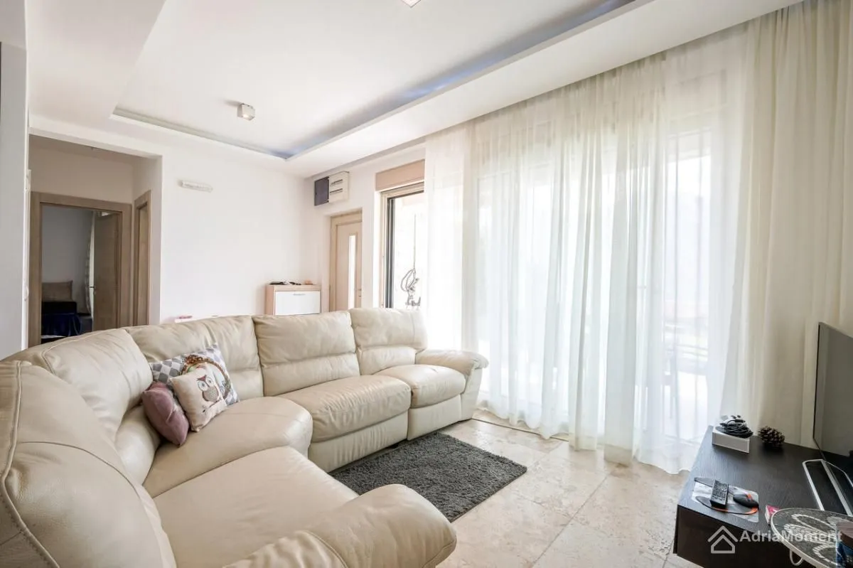 Sale, two bedroom apartment, 68m², Kostanjica, Kotor