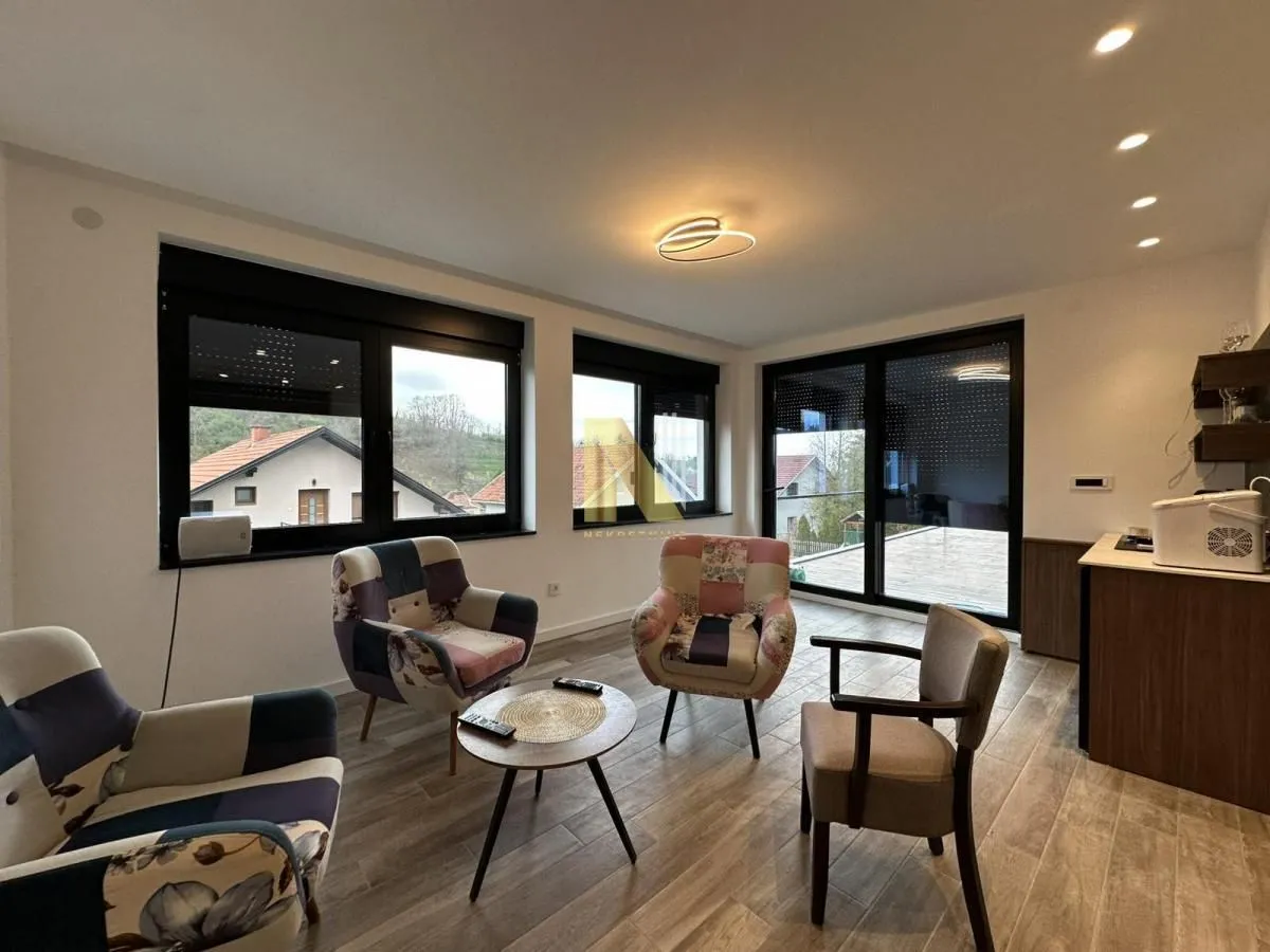 Izdavanje, kuća, 300m², Beočin, Srbija