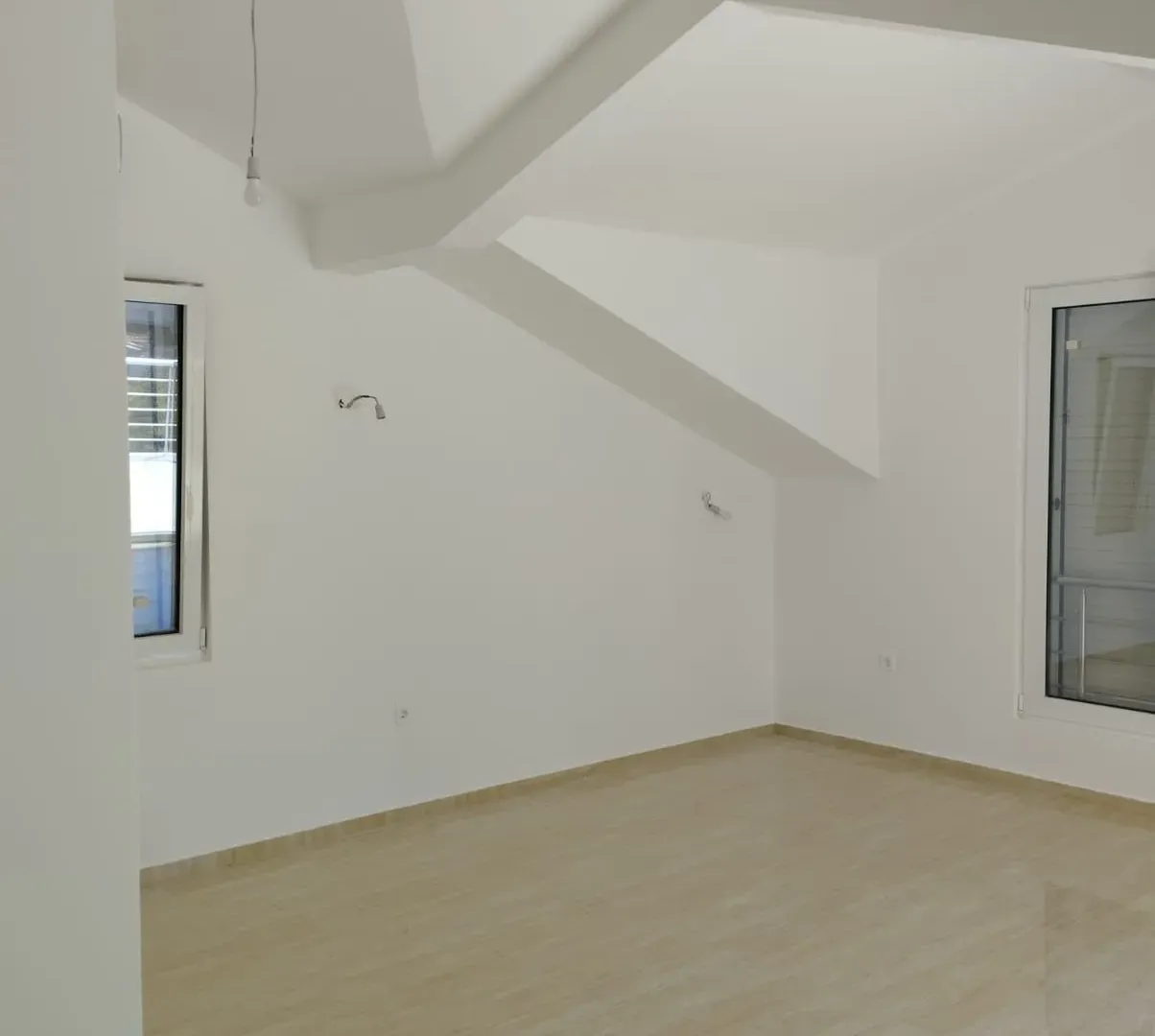 Prodaja, dvosoban stan, 74m², Herceg Novi, Crna Gora