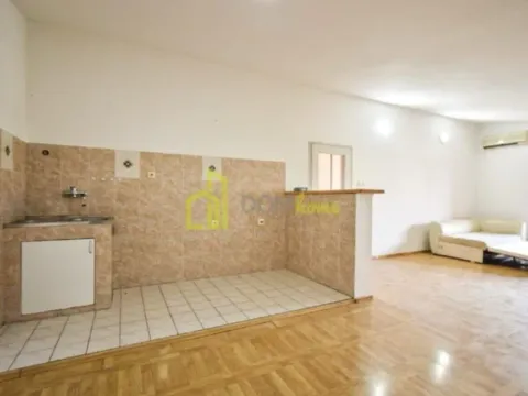 Izdavanje, kuća, 85m², Stari Aerodrom, Podgorica - image 6