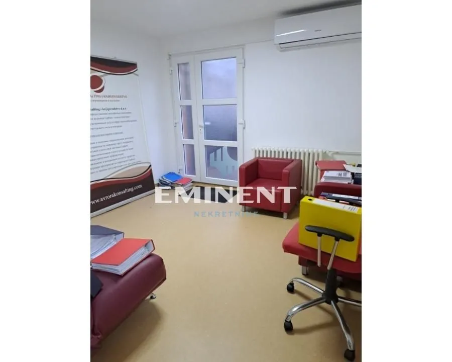 Izdavanje, stan, 105m², Bežanijska Kosa Sve Podlokacije, Beograd