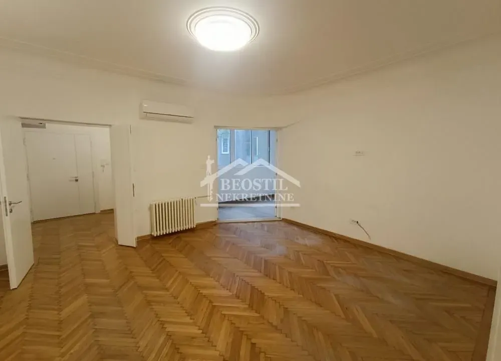 Izdavanje, četvorosoban stan, 120m², Stari Grad, Beograd