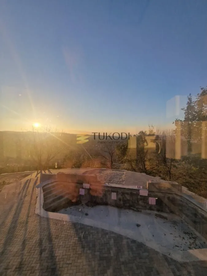 Prodaja, kuća, 550m², Sremska Kamenica, Petrovaradin