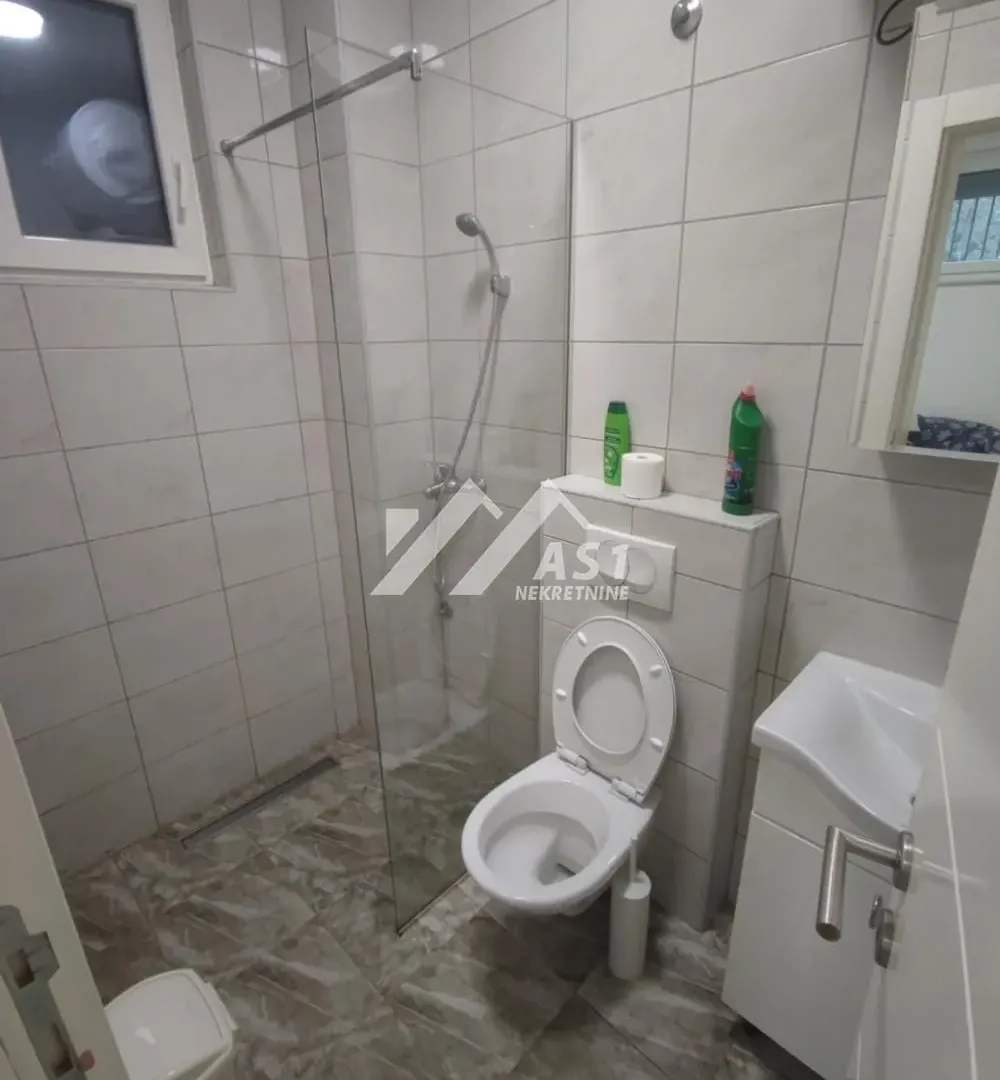 Izdavanje, stan, 32m², Centar, Novi Sad