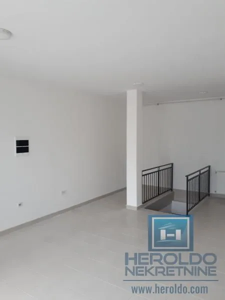 Sale, office space, 75m², Pivara, Jagodina