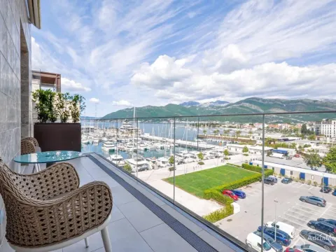 Prodaja, jednosoban stan, 69m², Porto Montenegro, Tivat - image 2