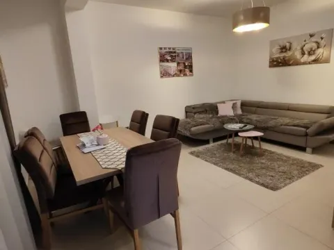 Izdavanje, dvosoban stan, 68m², Centar, Jagodina - image 6