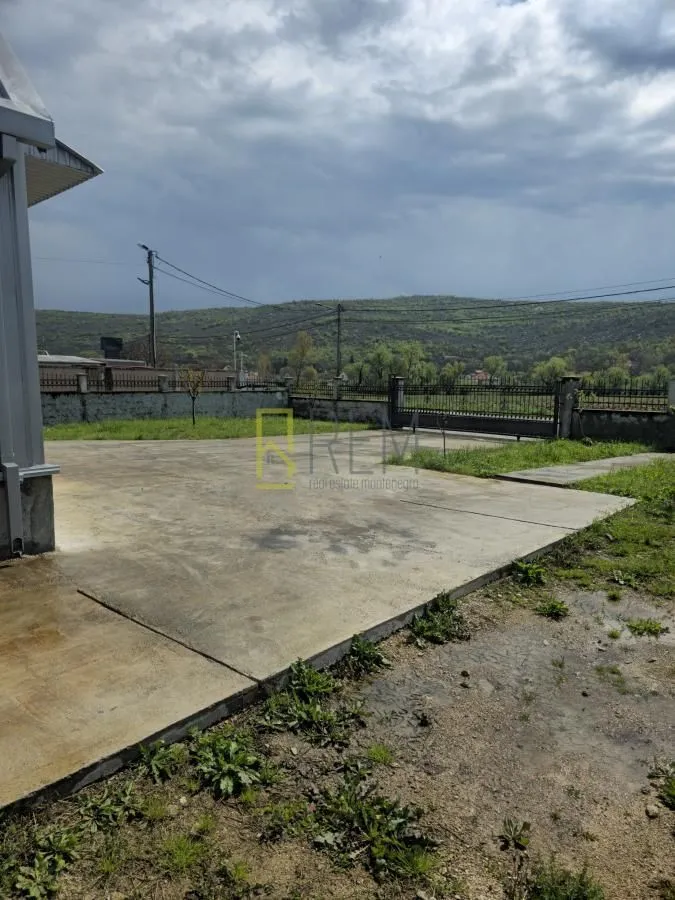 Rent, office space, 270m², Spuž, Danilovgrad