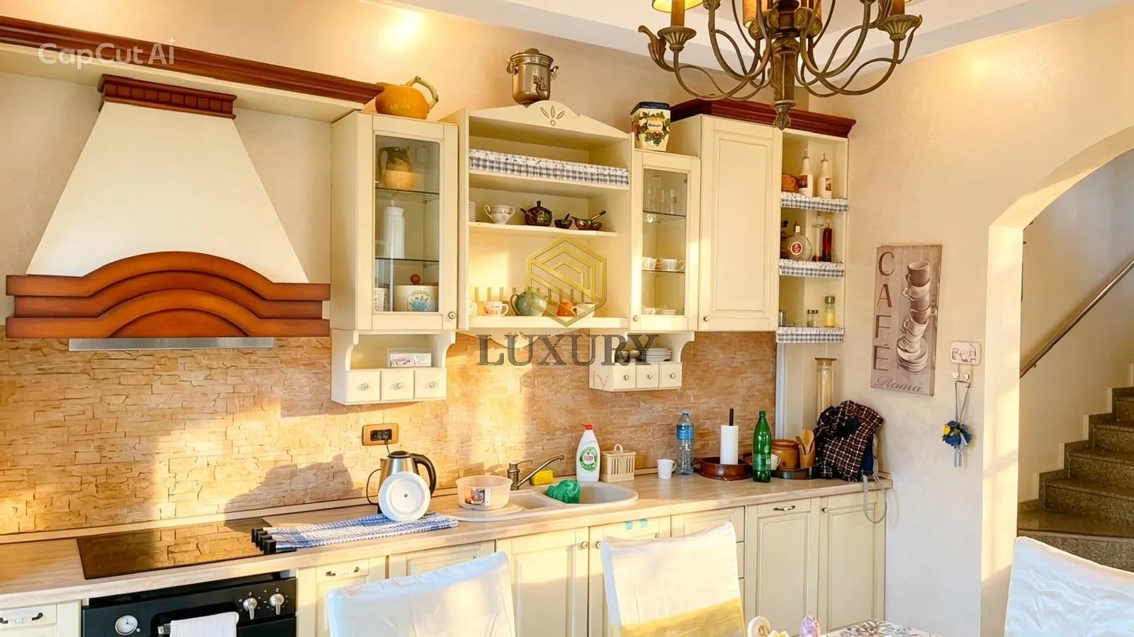 Izdavanje, kuća, 230m², Bečići, Budva