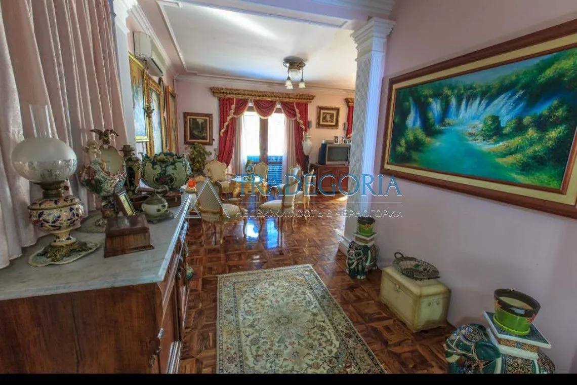 Prodaja, kuća, 400m², Bar, Crna Gora
