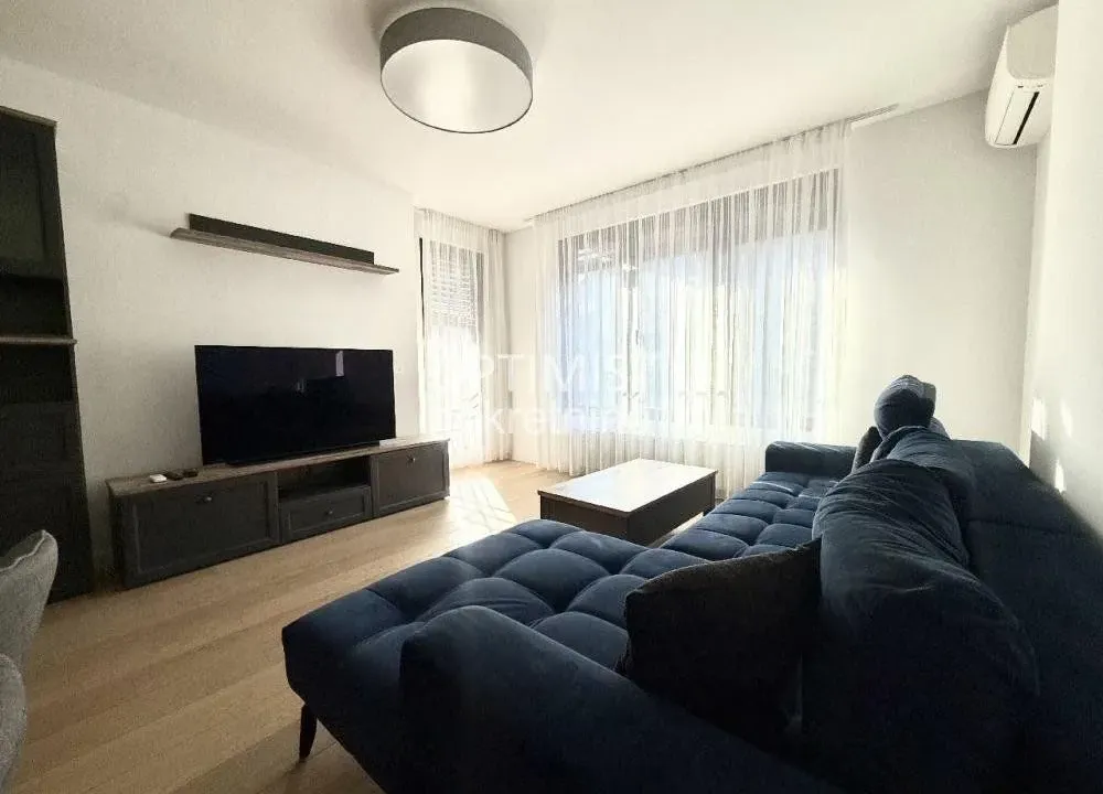Rent, two bedroom apartment, 52m², Stari Grad, Beograd