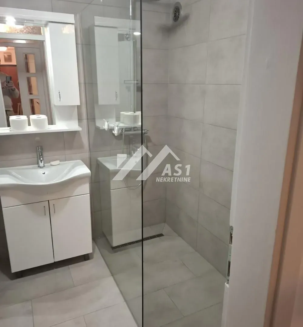 Rent, four bedroom apartment, 96m², Rotkvarija, Novi Sad Sve Podlokacije