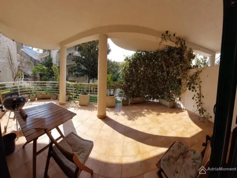 Prodaja, trosoban stan, 142m², Risan, Kotor - image 7