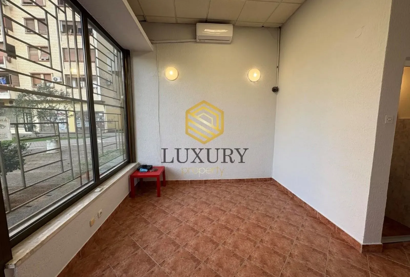 Rent, office space, 17m², Pejton, Podgorica