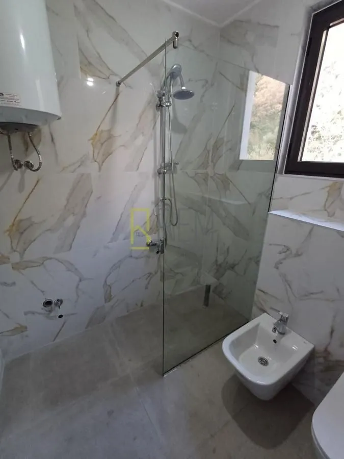 Sale, three bedroom apartment, 184m², Bečići, Budva