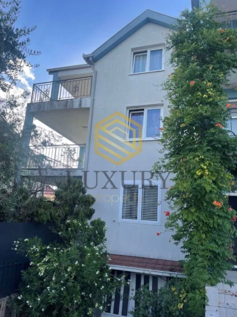 Rent, three bedroom apartment, 147m², Donja Gorica, Podgorica