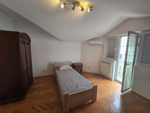 Izdavanje, kuća, 250m², Zabjelo, Podgorica - image 12