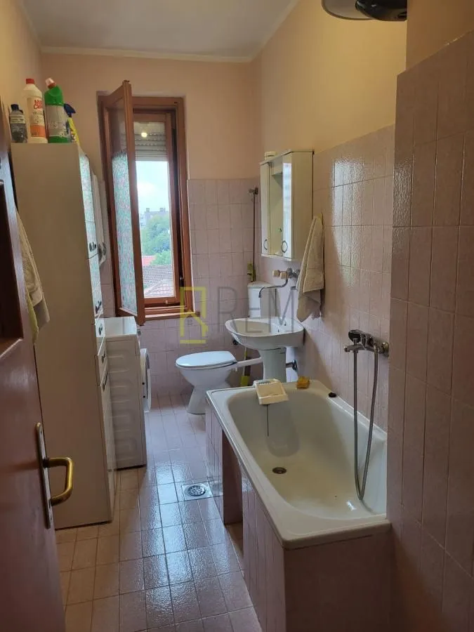 Prodaja, trosoban stan, 132m², Centar, Podgorica